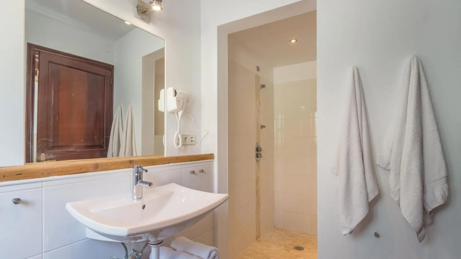Charming Holiday Home In Capdepera